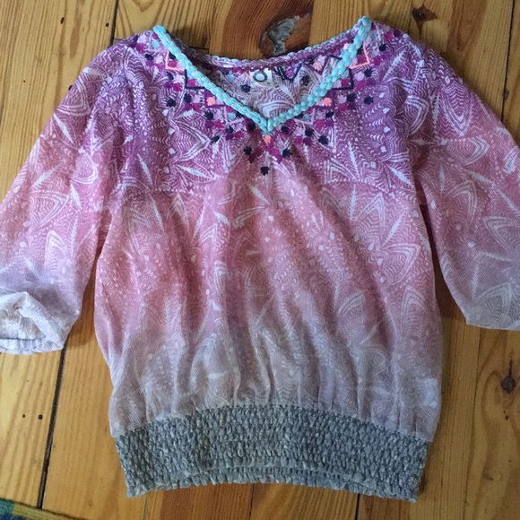 Akemi and Kin for Anthropologie 3/4 sleeve shirt - Picture 2 of 3